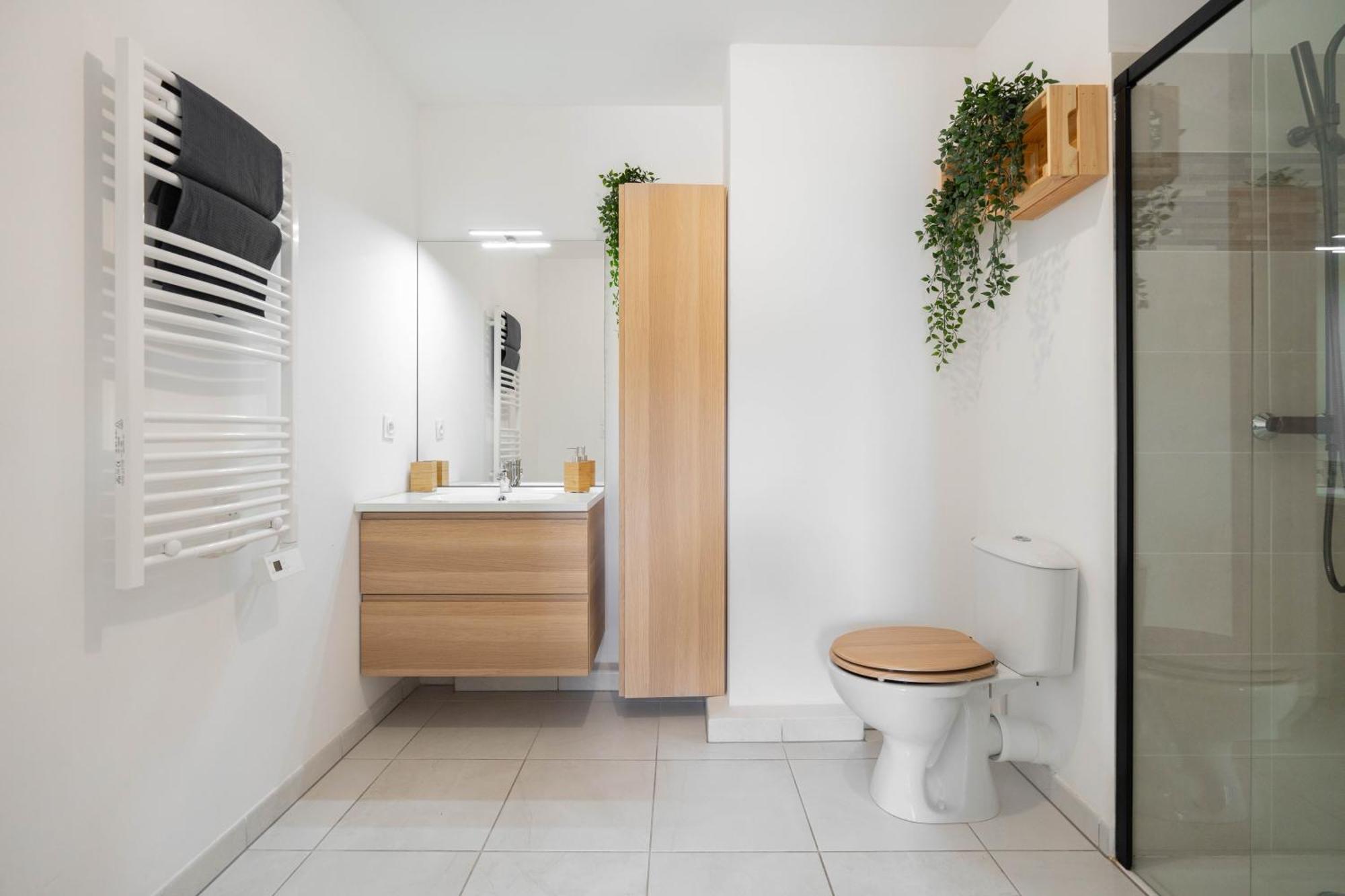 T2 Entre La Et Le Velodrome - Clim/parking Apartment *