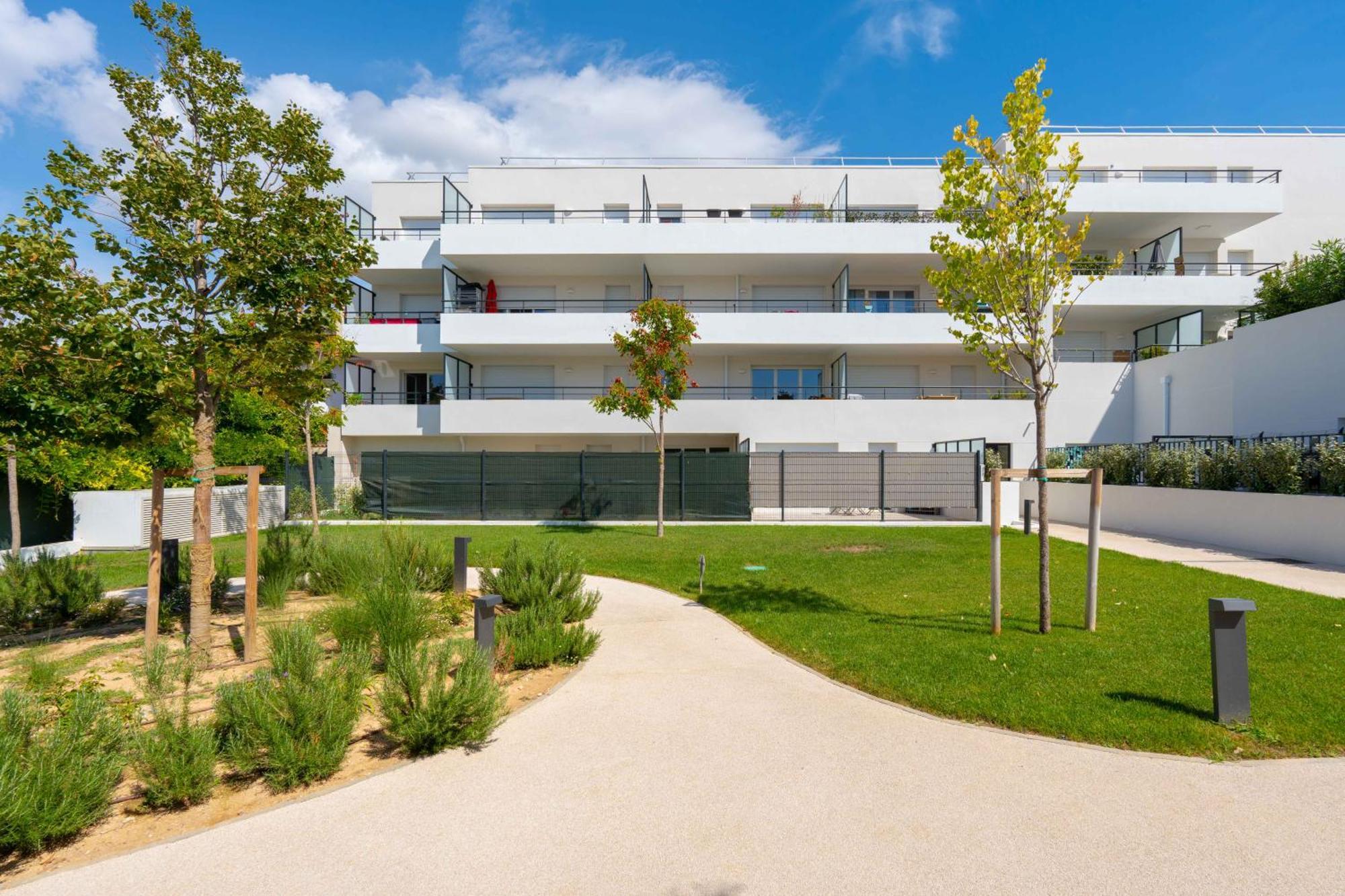 T2 Entre La Et Le Velodrome - Clim/parking Apartment *